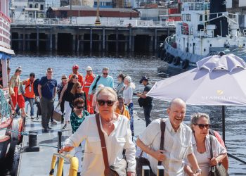 Navio cruzeiro ‘Seabourn Venture’ atraca em Manaus pela primeira vez