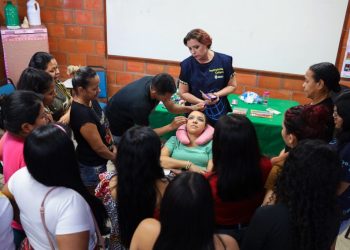Curso de maquiagem qualifica moradores do Prosamin+ para o mercado de trabalho