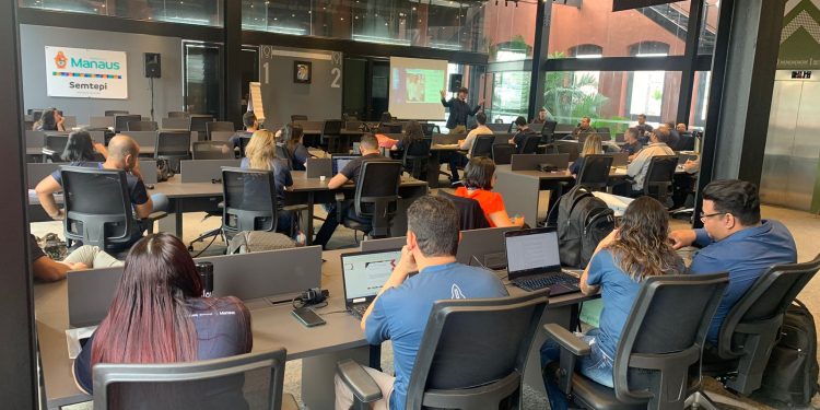 Prefeitura de Manaus oferece cursos on-line de marketing digital e inteligência artificial para empreendedores