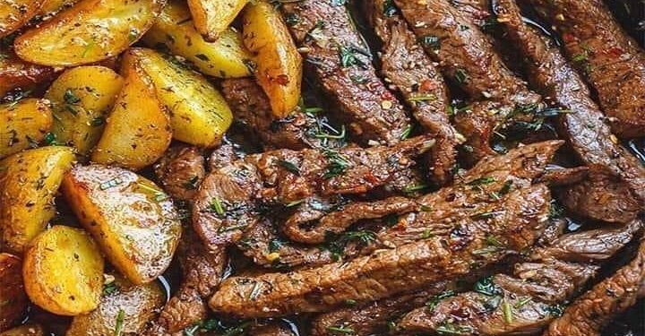 Bife no Alho Com Batata na Frigideira