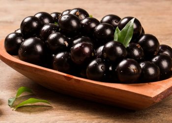 Jabuticaba e açaí estão entre as 10 melhores frutas do mundo