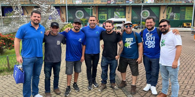 Artistas do Boi Caprichoso no Rio de Janeiro são orientados sobre o projeto da arena 2024