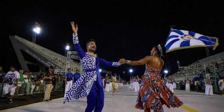 Carnaval na Floresta: Escolas de samba do Grupo Especial realizam ensaio técnico no sambódromo