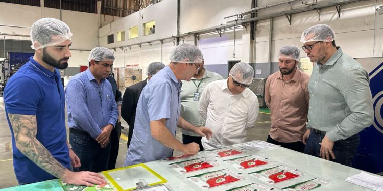 Suframa visita indústria de embalagens do PIM