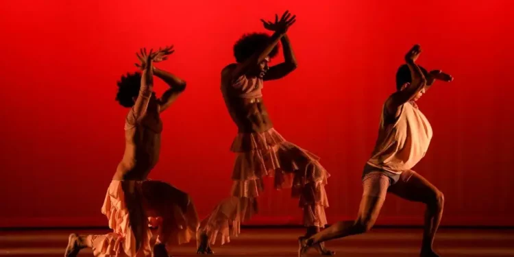 Corpo de Dança do Amazonas inicia turnê nacional exaltando a dança contemporânea com DNA amazônico