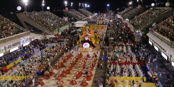Escolas de samba do acesso aquecem o sambódromo de Manaus