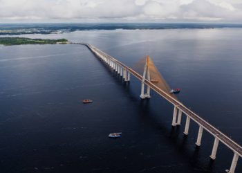 Rio Negro recupera níveis, transforma paisagens e impulsiona economia