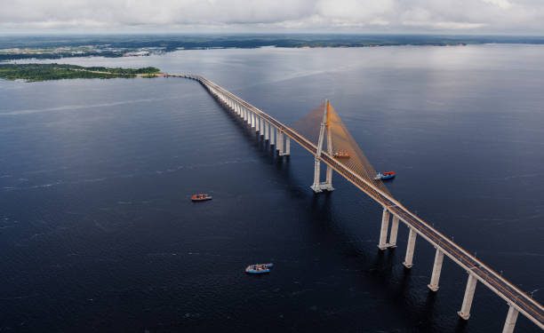 Rio Negro recupera níveis, transforma paisagens e impulsiona economia