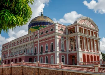 Teatro Amazonas retoma programação e anuncia datas de espetáculos para fevereiro