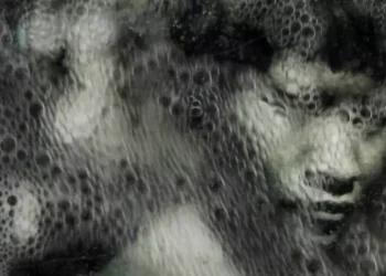 Afetos perdidos da ancestralidade feminina compõem exposição na Galeria do Largo