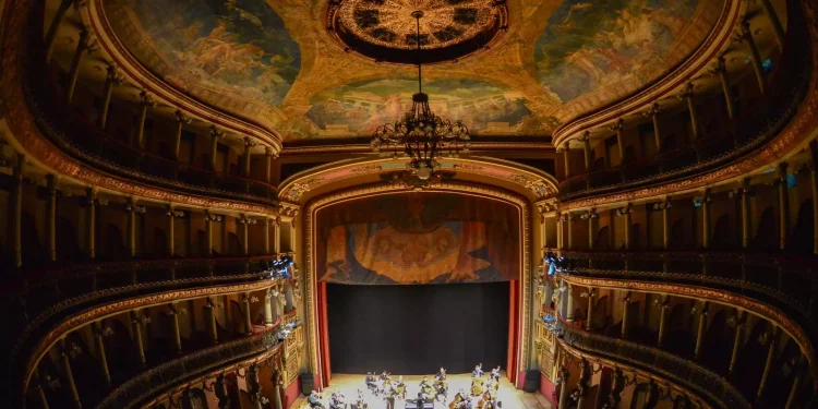 Espetáculos no Teatro Amazonas movimentam a cena cultural na primeira quinzena do mês de março