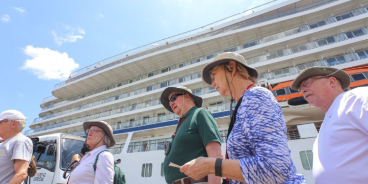 Turistas se encantam com o Amazonas e estendem estadias em 2023