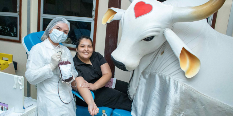 Garantido faz apresentação cultural e visita pacientes do Hemoam