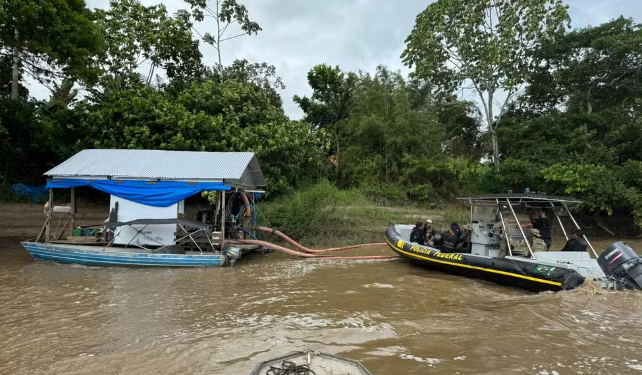 Garimpeiros liberam rodovia após 17 horas de interdição em Humaitá