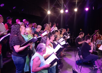 Alunos do coral 50+ do Liceu Cláudio Santoro apresentam concerto ‘Cantando o amor da juventude’