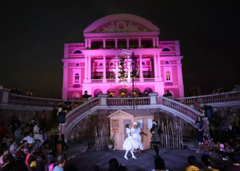 Brincadeiras populares e circuito dedicado à acessibilidade agitaram o Dia das Crianças, no Largo de São Sebastião