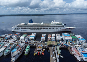 MS Aurora: maior cruzeiro da temporada atraca no Porto de Manaus com mais de 2,4 mil turistas