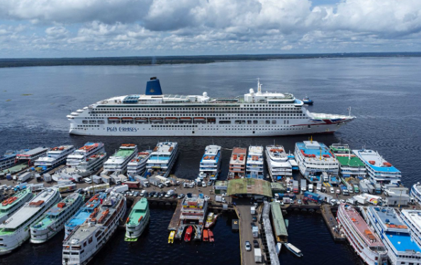 MS Aurora: maior cruzeiro da temporada atraca no Porto de Manaus com mais de 2,4 mil turistas