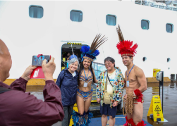 Temporada de Cruzeiros: Grupo de 1 mil turistas desembarca em Manaus