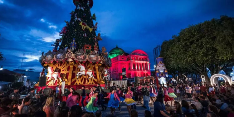 ‘O Mundo Encantado do Natal’ encerra com programação diversificada no Largo de São Sebastião
