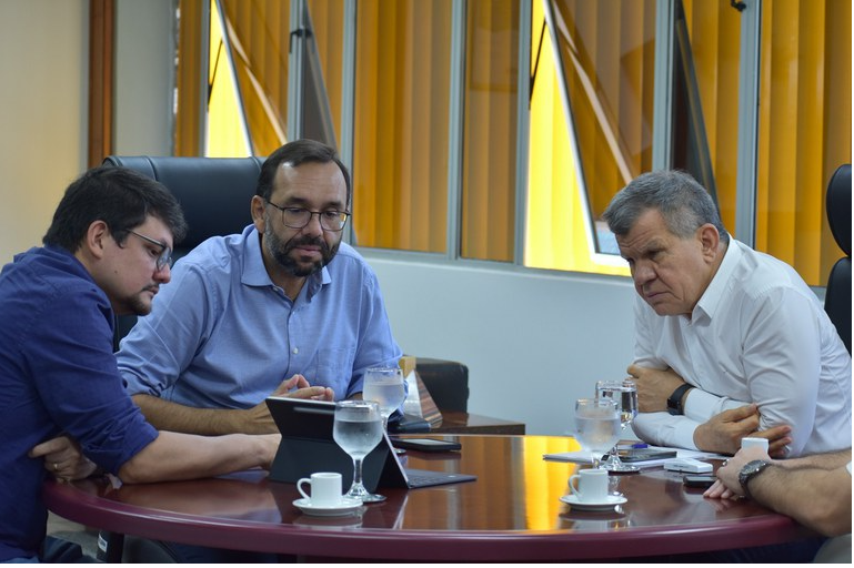 Eletros apresenta crescimento histórico do setor eletroeletrônico em reunião com a Suframa