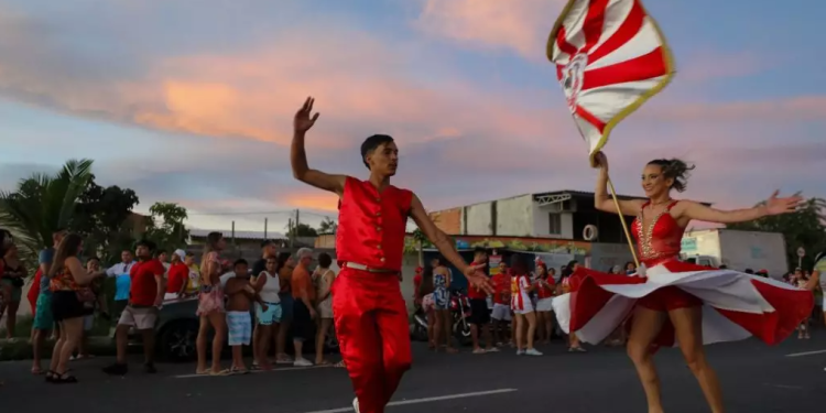 Escolas de samba de Manaus intensificam ensaios no último final de semana antes do Carnaval