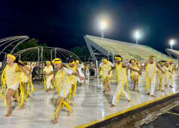 Escolas dos grupos de acesso A e B abrem os agitos carnavalescos com ensaios no Sambódromo