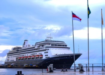 Turismo em Alter do Chão e a Chegada do Navio Zaandam