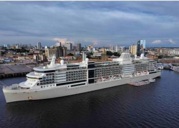 Navio inédito Silver Ray aporta em Manaus com mais de 1,1 mil turistas