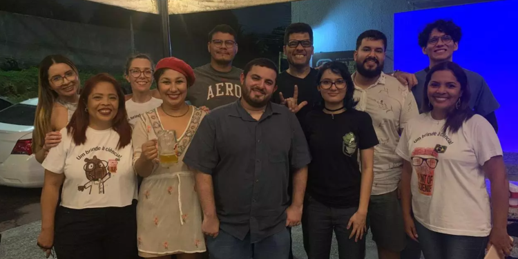Ciência, ancestralidade e saúde pública ocupam espaços no Largo São Sebastião com o Pint of Science 2025