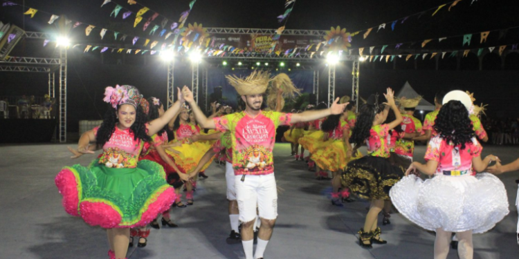 Feira Folclórica de Manaus entra na segunda sema na com shows, danças e sabores da cultura amazonense