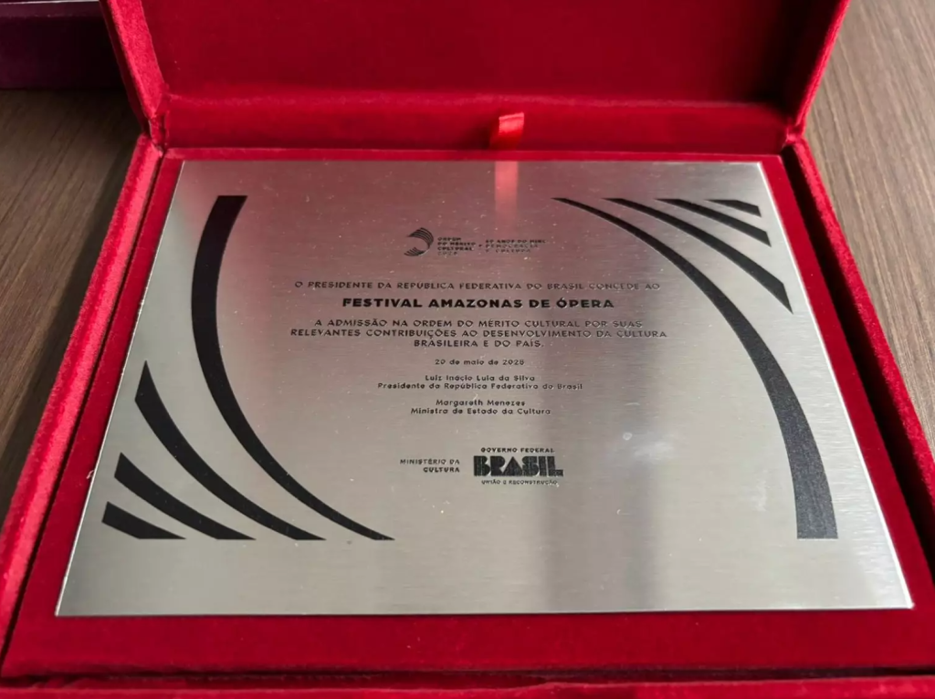 Festival Amazonas de Ópera recebe medalha da Ordem do Mérito Cultural em cerimônia no Rio de Janeiro