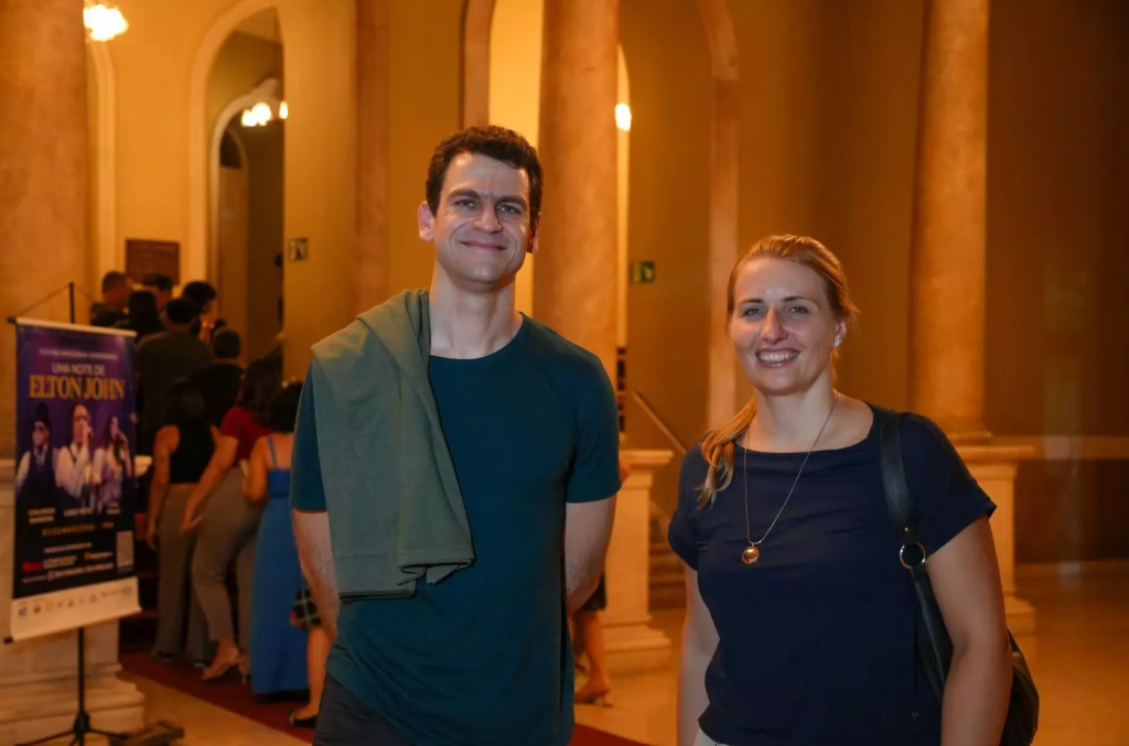 Orquestra de Violões e Coral do Liceu encantam o público no Teatro Amazonas com espetáculo de trilha de filmes e séries
