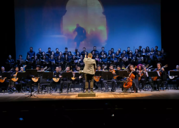 Orquestra de Violões e Coral do Liceu encantam o público no Teatro Amazonas com espetáculo de trilha de filmes e séries