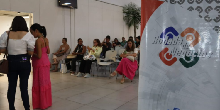 Rodada de negócios movimenta 3º Festival de Turismo no Amazonas