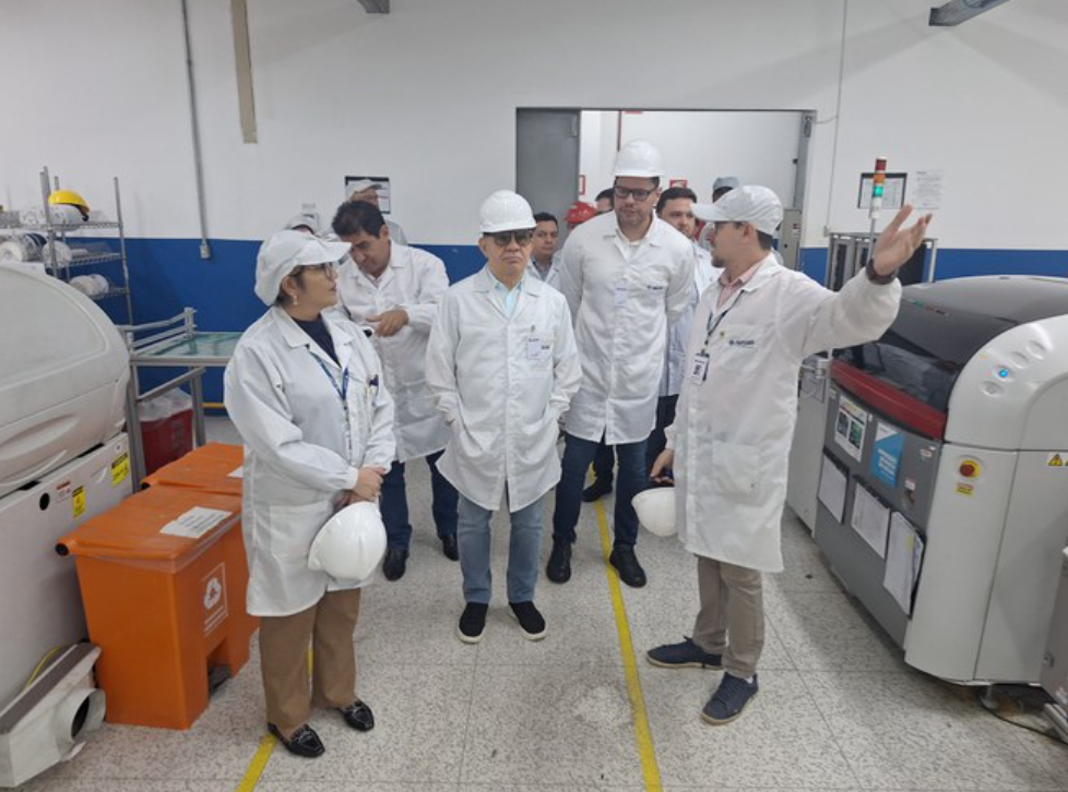 Tradicional fabricante de medidores de energia elétrica recebe visita da Suframa