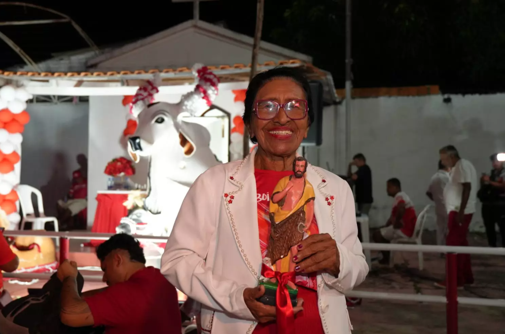 Festival de Parintins 2025 Ladainha do Boi Garantido toma as ruas de Parintins em celebração de fé e tradição