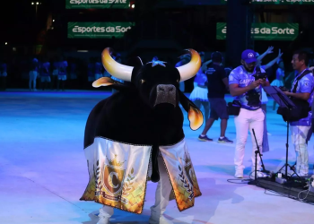 Festival de Parintins 2025Caprichoso emociona torcedores em último ensaio técnico com espetáculo vibrante no Bumbódromo