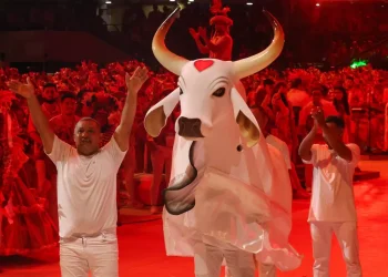Garantido encerra apresentações do festival exaltando a cultura brasileira