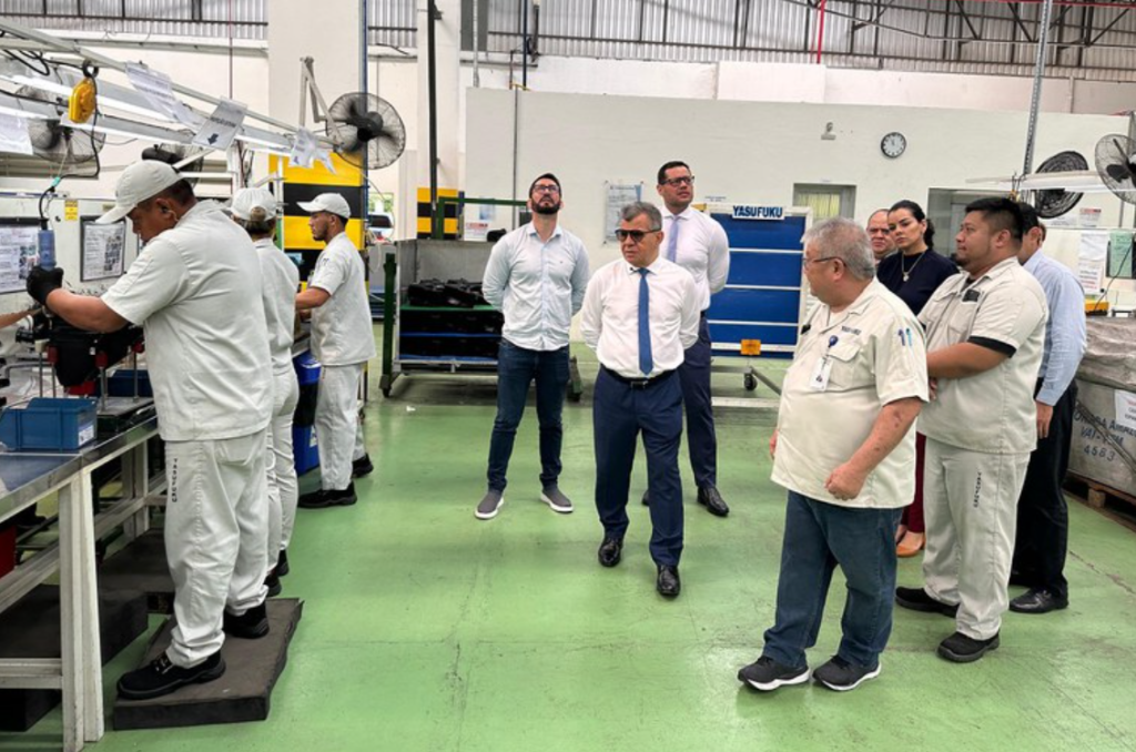 Suframa visita fábrica da Yasufuku Polímeros no Polo Industrial de Manaus