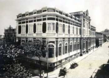 Biblioteca Pública do Amazonas relembra incêndio de 1945 em exposição de 80 anos