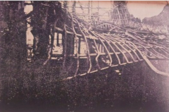 Biblioteca Pública do Amazonas relembra incêndio de 1945 em exposição de 80 anos
