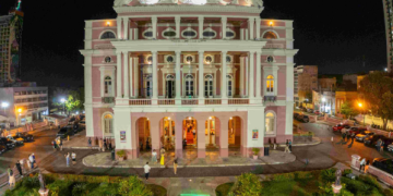 Noite de encontros e ritmos marca segunda apresentação do Green Jazz no Teatro Amazonas
