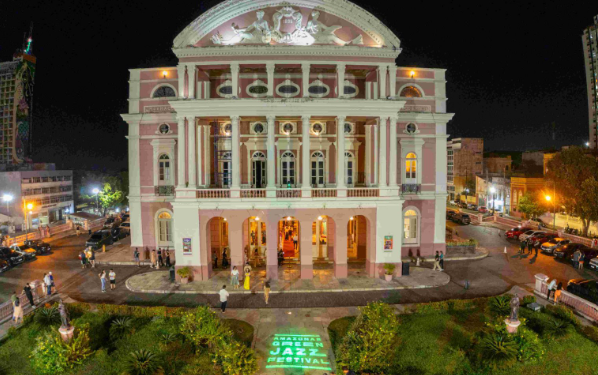 Noite de encontros e ritmos marca segunda apresentação do Green Jazz no Teatro Amazonas