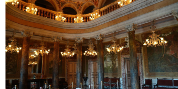 Visitas ao Teatro Amazonas revelam história, arte e arquitetura do principal cartão-postal de Manaus