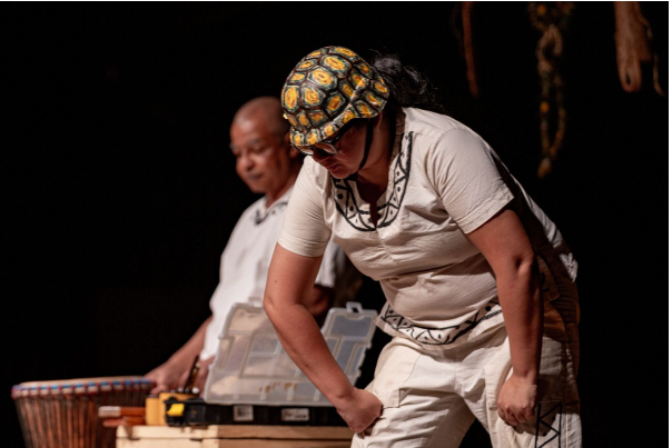 ‘Gotas de Saberes’ leva espetáculo infantil indígena ao Teatro da Instalação 