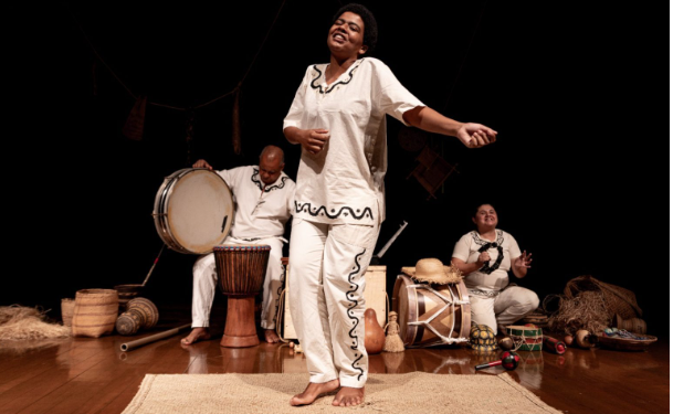‘Gotas de Saberes’ leva espetáculo infantil indígena ao Teatro da Instalação