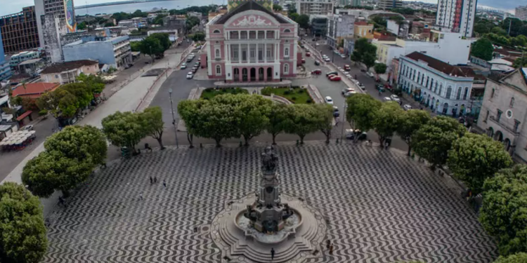 Balé Folclórico, Orquestra de Violões do Amazonas e Pé de Serra do Lulu unem forró e música de concerto no Teatro Amazonas