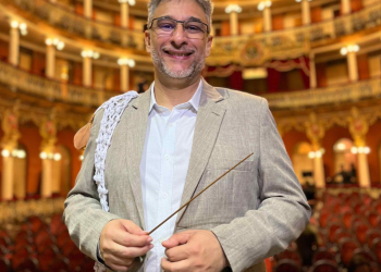 Espetáculo ‘Lendas Amazônicas 2’ encanta público no Teatro Amazonas com toadas e inclusão