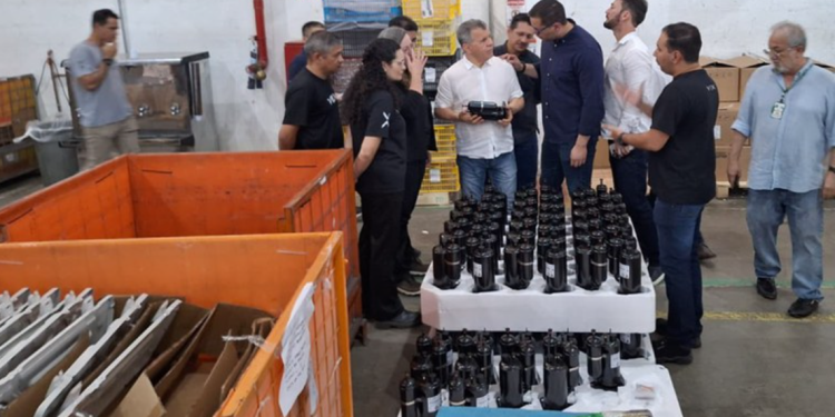 Suframa visita Friovix, que anuncia investimentos de R$ 14 milhões em nova linha de produção